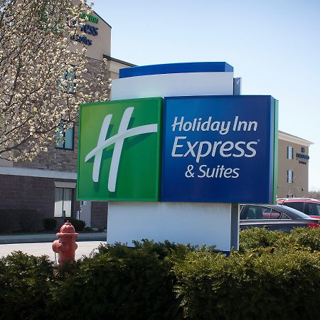 Holiday Inn Express & Suites Youngstown West I 80, An Ihg Hotel Eksteriør billede