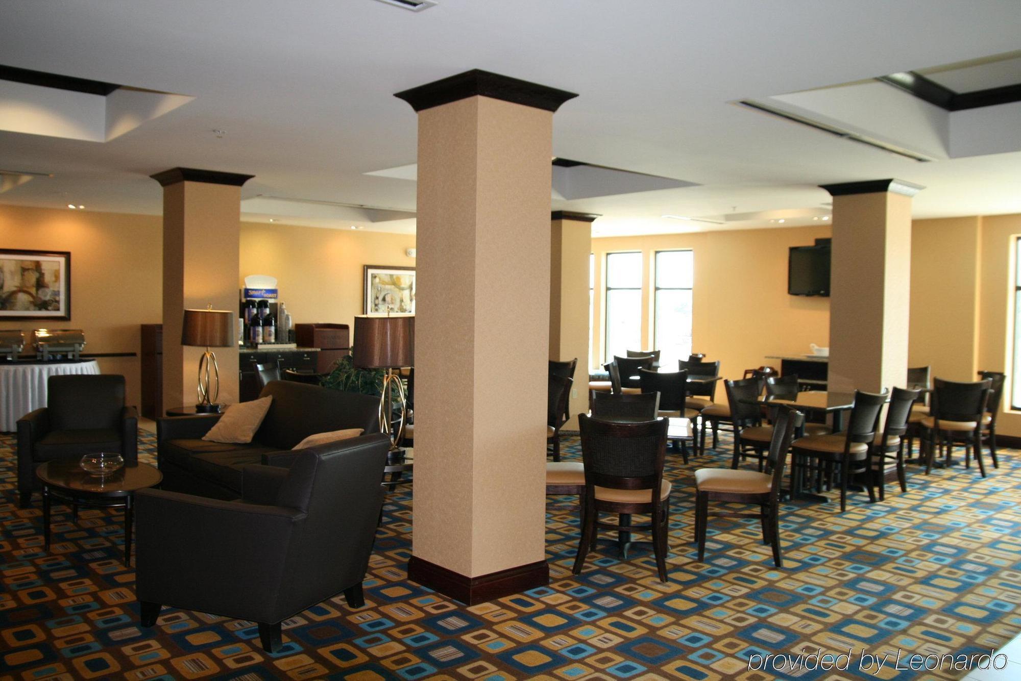Holiday Inn Express & Suites Youngstown West I 80, An Ihg Hotel Eksteriør billede