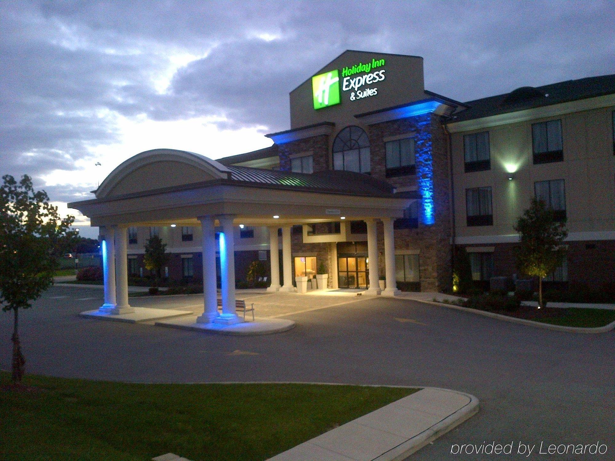 Holiday Inn Express & Suites Youngstown West I 80, An Ihg Hotel Eksteriør billede
