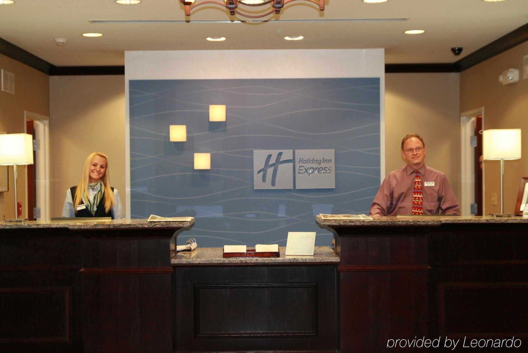 Holiday Inn Express & Suites Youngstown West I 80, An Ihg Hotel Eksteriør billede